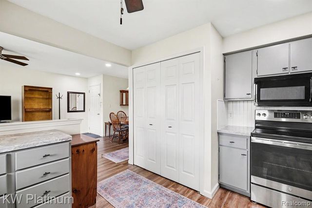 1700 River Road 6, Marysville, MI 48040