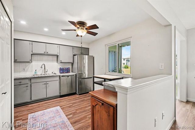 1700 River Road 6, Marysville, MI 48040