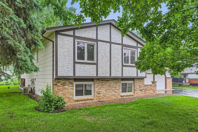 211 Mckinley Street, Anoka, MN 55303