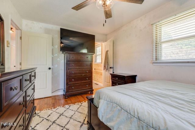 288 Brookside Lane, Bluff City, TN 37618