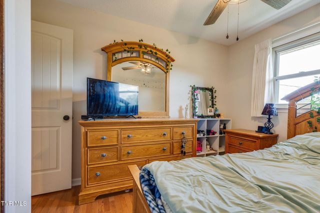 288 Brookside Lane, Bluff City, TN 37618