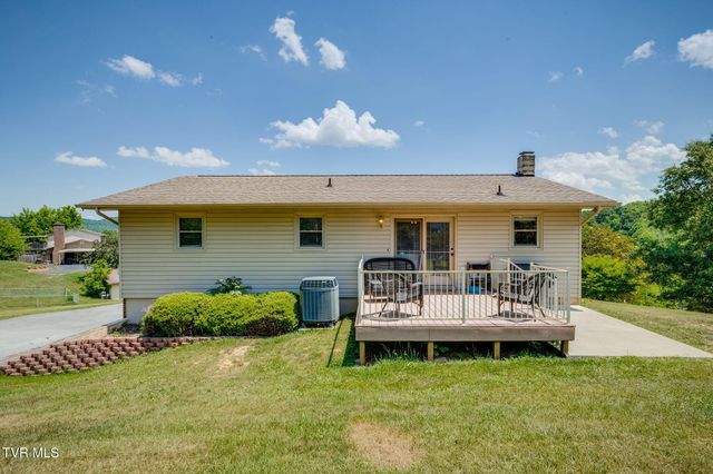 288 Brookside Lane, Bluff City, TN 37618