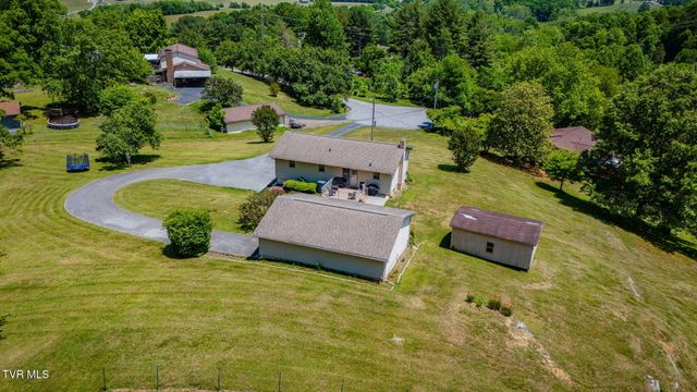 288 Brookside Lane, Bluff City, TN 37618