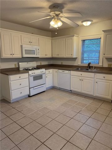583 N Assembly Drive, Fayetteville, AR 72701
