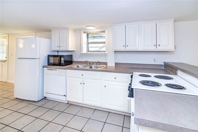 583 N Assembly Drive, Fayetteville, AR 72701