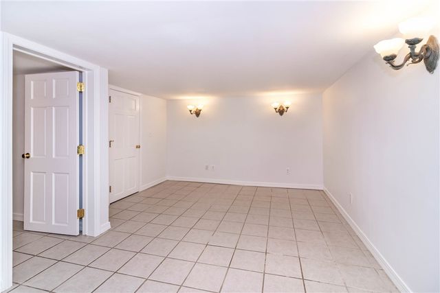 583 N Assembly Drive, Fayetteville, AR 72701
