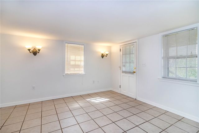 583 N Assembly Drive, Fayetteville, AR 72701