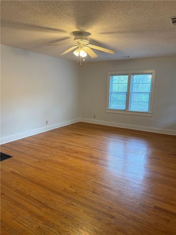 583 N Assembly Drive, Fayetteville, AR 72701