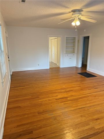 583 N Assembly Drive, Fayetteville, AR 72701