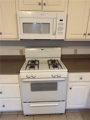 583 N Assembly Drive, Fayetteville, AR 72701
