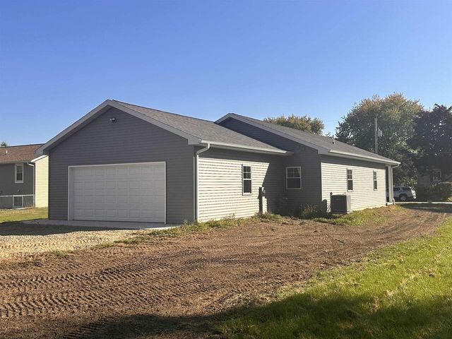 511 Pine Street, Mauston, WI 53948