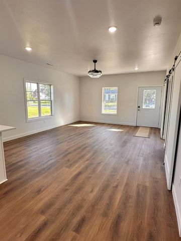 511 Pine Street, Mauston, WI 53948