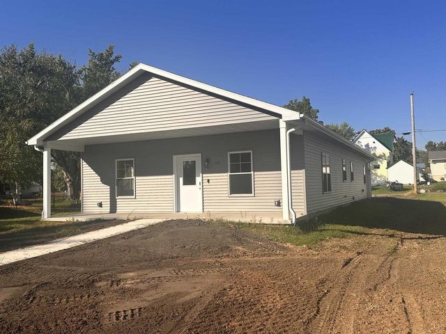511 Pine Street, Mauston, WI 53948
