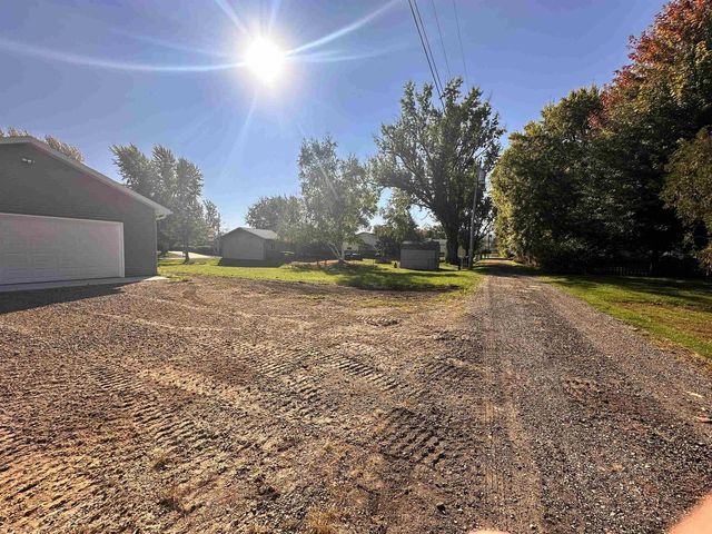 511 Pine Street, Mauston, WI 53948