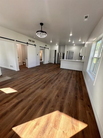 511 Pine Street, Mauston, WI 53948