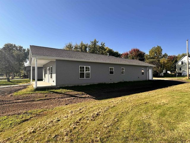 511 Pine Street, Mauston, WI 53948