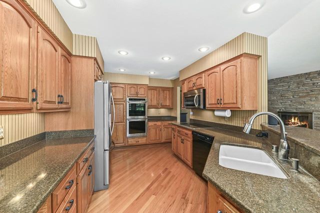 18480 Midland PLACE, Brookfield, WI 53045