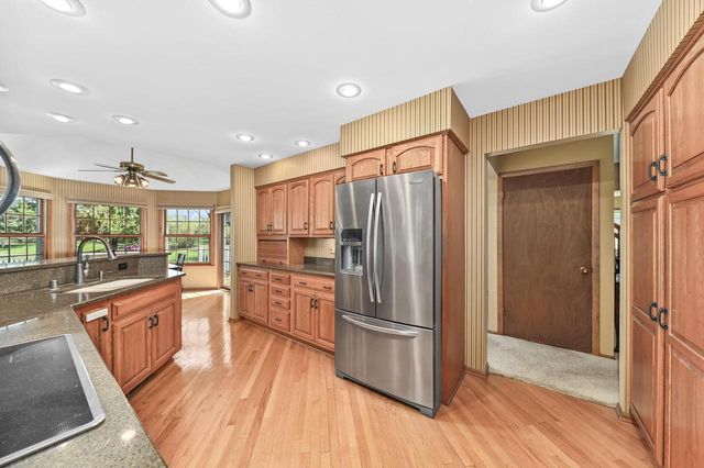 18480 Midland PLACE, Brookfield, WI 53045