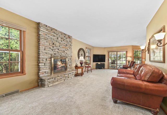 18480 Midland PLACE, Brookfield, WI 53045