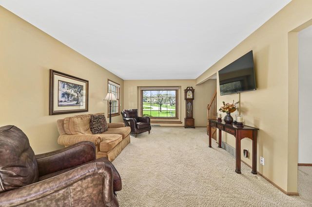 18480 Midland PLACE, Brookfield, WI 53045
