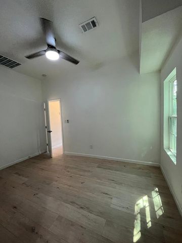 4345 Jamaica Street, Dallas, TX 75210