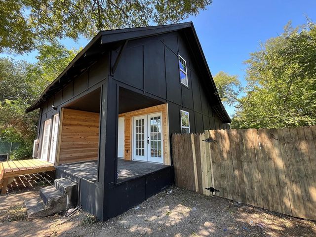 4345 Jamaica Street, Dallas, TX 75210