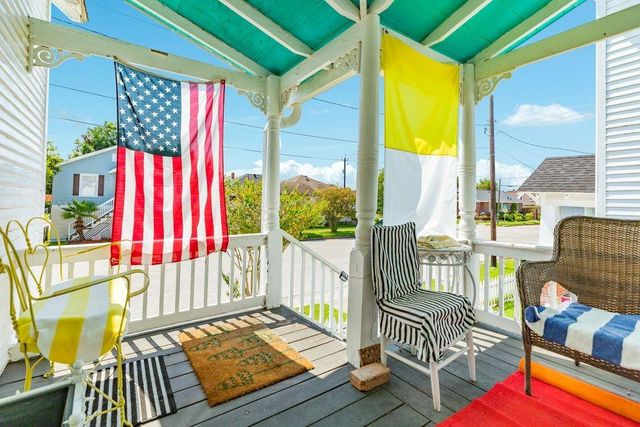 1512 38th Street, Galveston, TX 77550