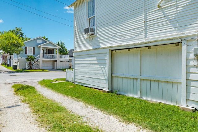 1512 38th Street, Galveston, TX 77550