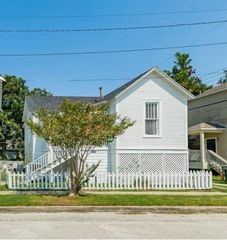 1512 38th Street, Galveston, TX 77550