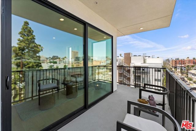 904 S New Hampshire Avenue PH-4, Los Angeles, CA 90006