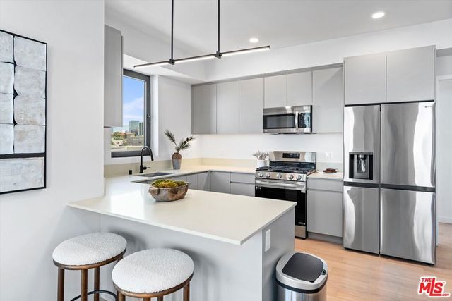 904 S New Hampshire Avenue PH-4, Los Angeles, CA 90006