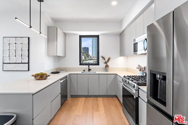 904 S New Hampshire Avenue PH-4, Los Angeles, CA 90006