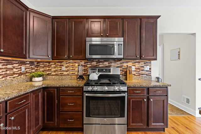 256 N Alandale Avenue, Niskayuna, NY 12304