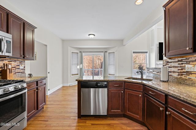 256 N Alandale Avenue, Niskayuna, NY 12304