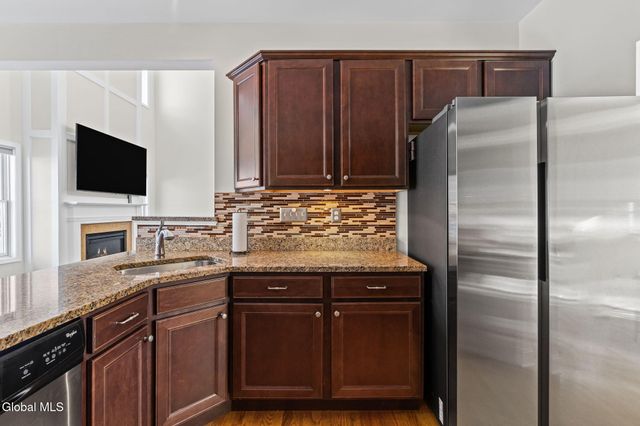 256 N Alandale Avenue, Niskayuna, NY 12304