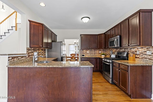 256 N Alandale Avenue, Niskayuna, NY 12304