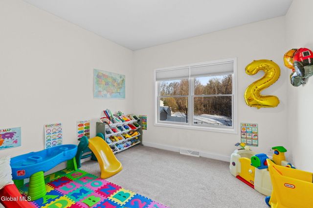 256 N Alandale Avenue, Niskayuna, NY 12304