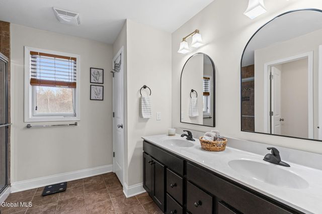 256 N Alandale Avenue, Niskayuna, NY 12304