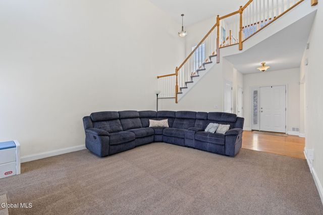 256 N Alandale Avenue, Niskayuna, NY 12304