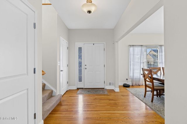 256 N Alandale Avenue, Niskayuna, NY 12304