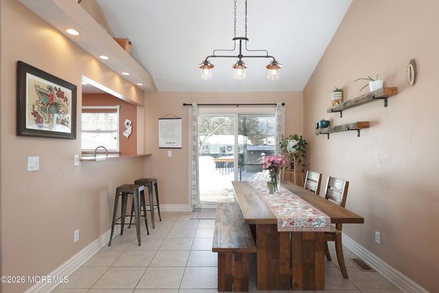 9 Center Place, Toms River, NJ 08753