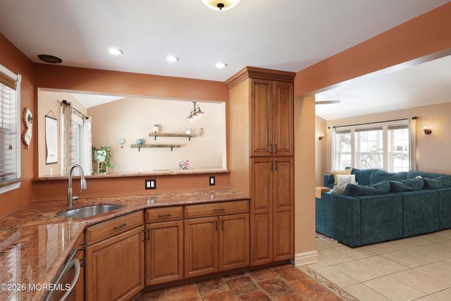 9 Center Place, Toms River, NJ 08753