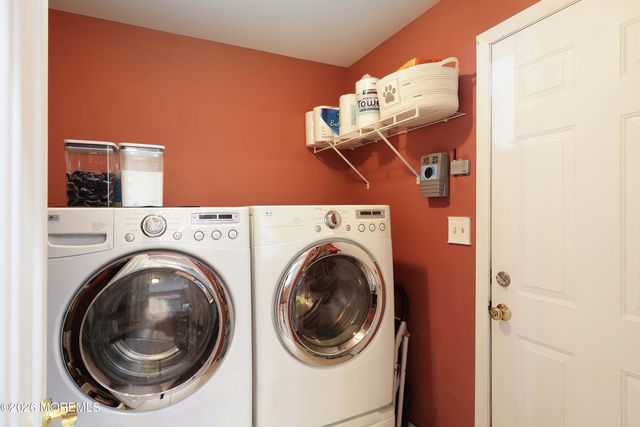 9 Center Place, Toms River, NJ 08753