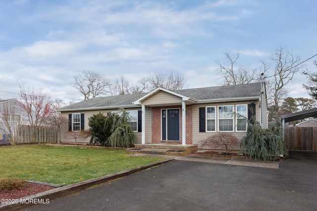 9 Center Place, Toms River, NJ 08753