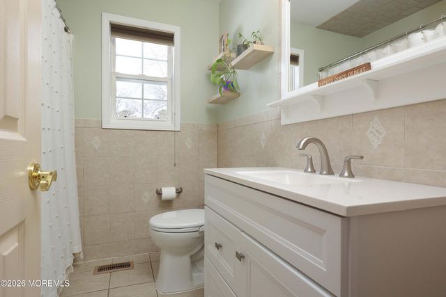 9 Center Place, Toms River, NJ 08753