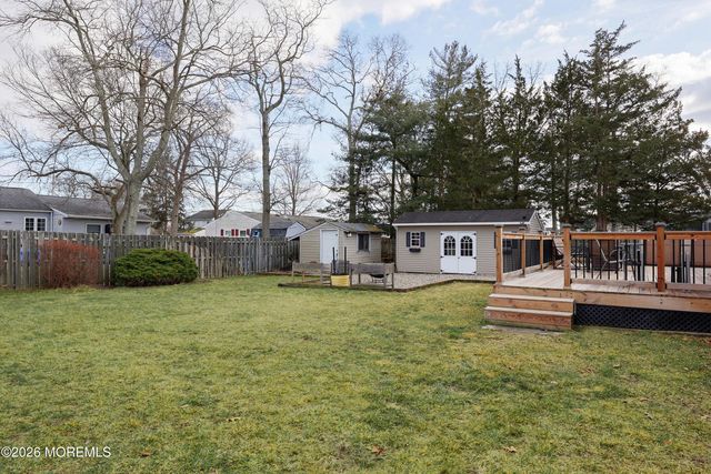 9 Center Place, Toms River, NJ 08753