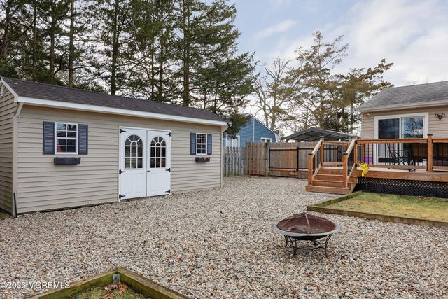 9 Center Place, Toms River, NJ 08753