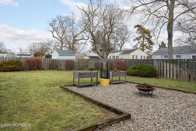 9 Center Place, Toms River, NJ 08753