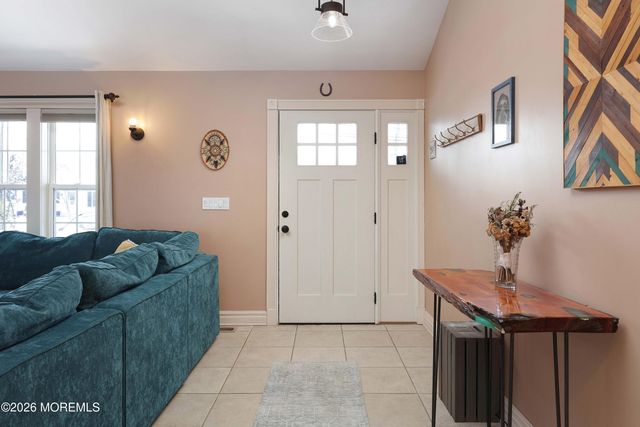 9 Center Place, Toms River, NJ 08753