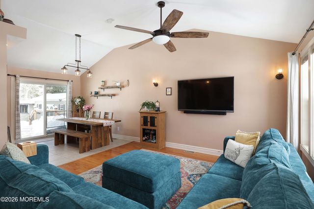 9 Center Place, Toms River, NJ 08753